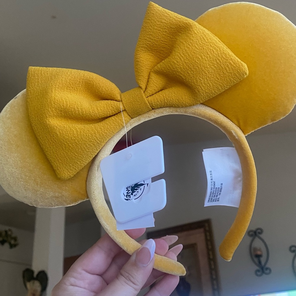 NWT Disneyland Merigold Yellow Minnie Ear Headband